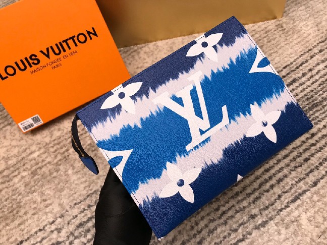 Louis Vuitton LV ESCALE POCHE TOILETTE 26 M69136 Blue